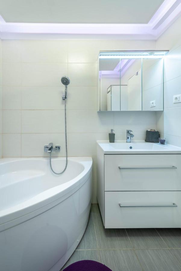 Apartment Jan 2+2 With Balcony Pula Ngoại thất bức ảnh